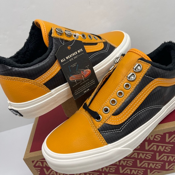 Vans Men’s Old Skool All Weather Mte
(Mte) Apricot/Black Sneakers
VN0A348F2NF - Picture 12 of 16